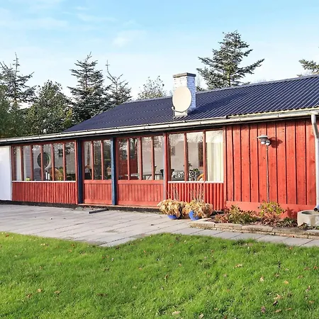 6 Person In Vinderup-by Traum